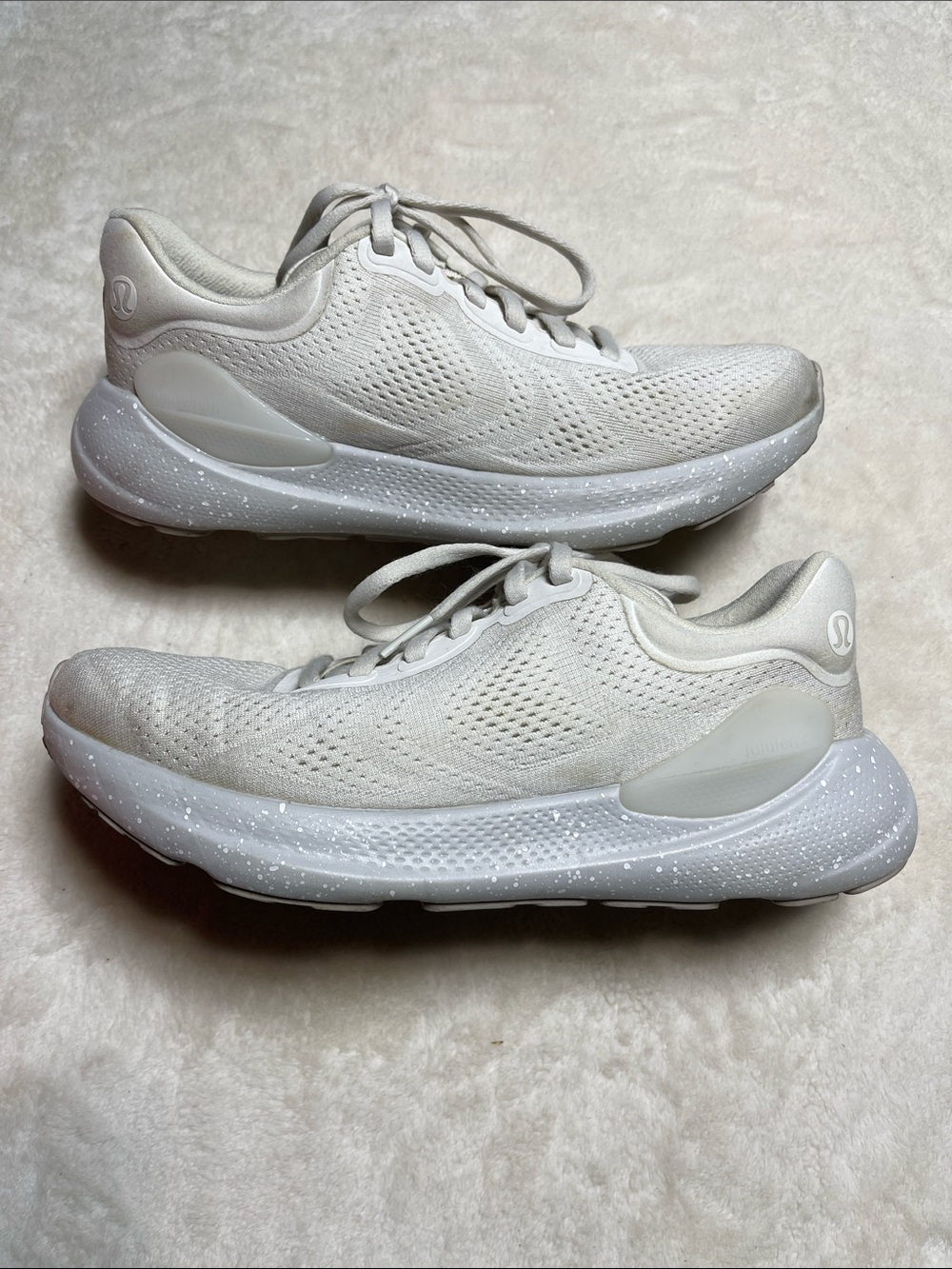 lululemon athletica Off-White Speckled-White Knit Running Shoes size 9 Women’s